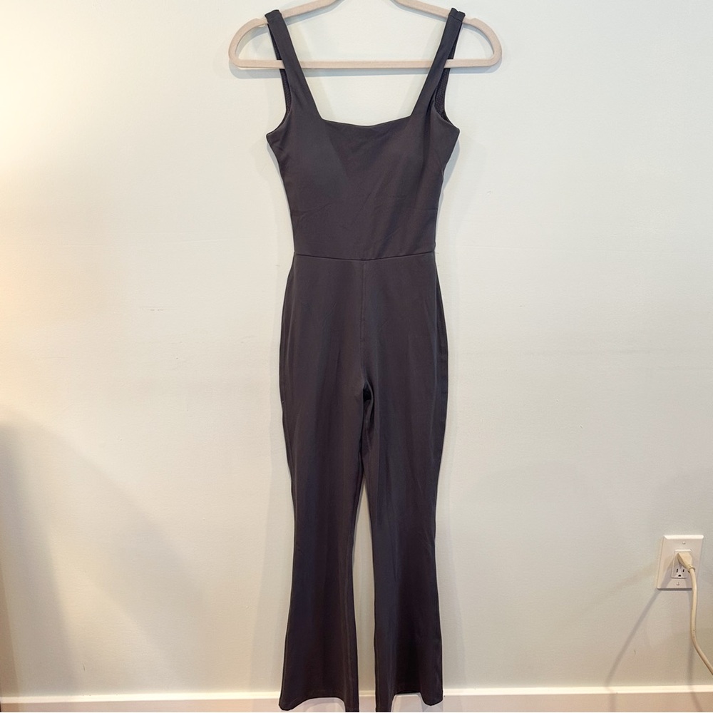 NWT Thrive Elegant Black Athletic Open Back Jumpsuit | Size S